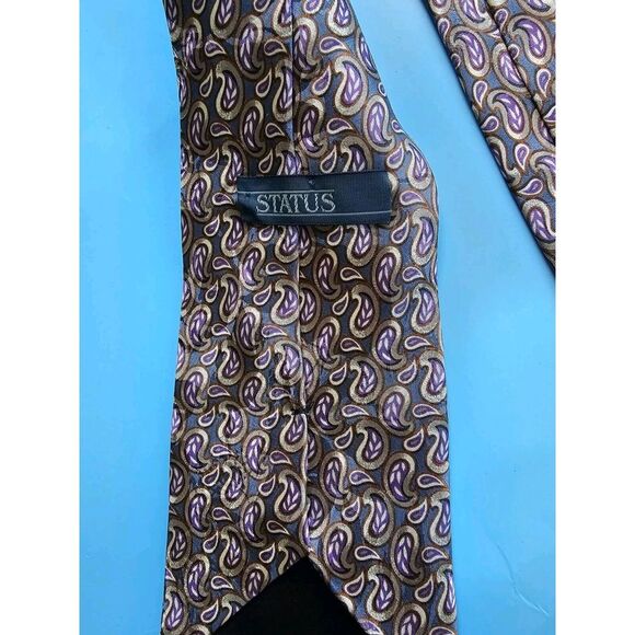 Status Silk Tie With Lilac Paisly Design - Picture 3 of 4